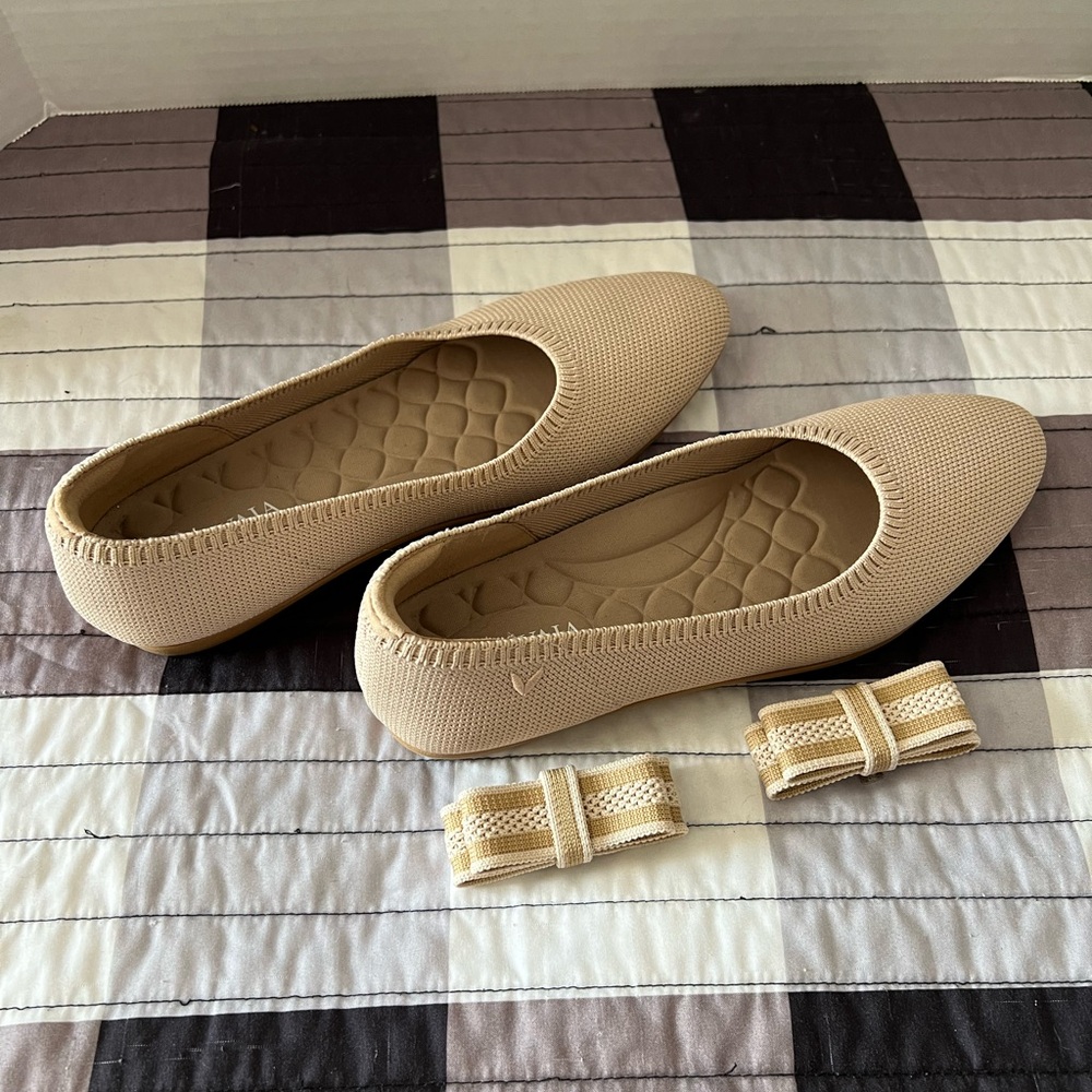Cream Minimalist Flats with Detachable Bow